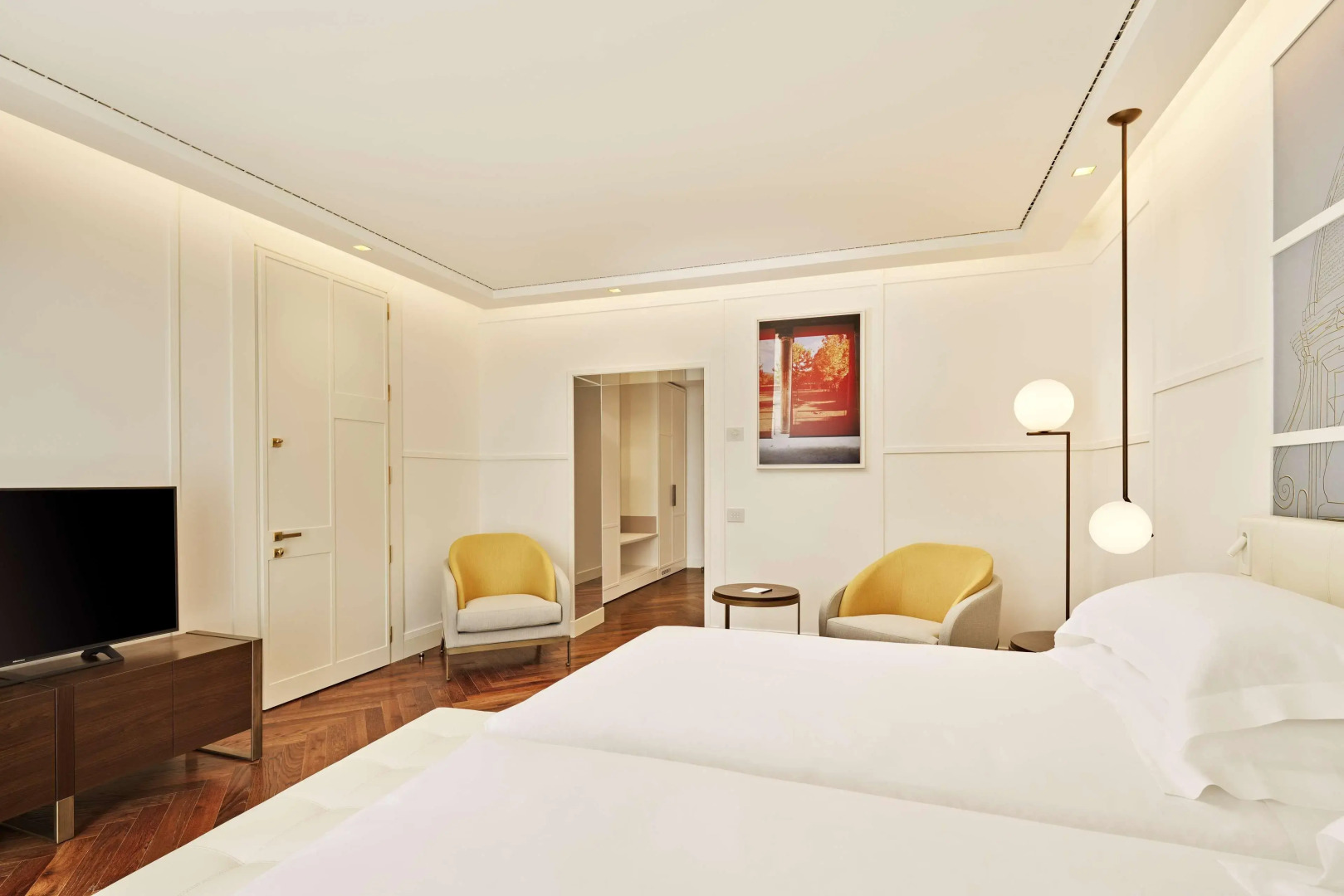 Photo - De Bonart Naples, Curio Collection By Hilton