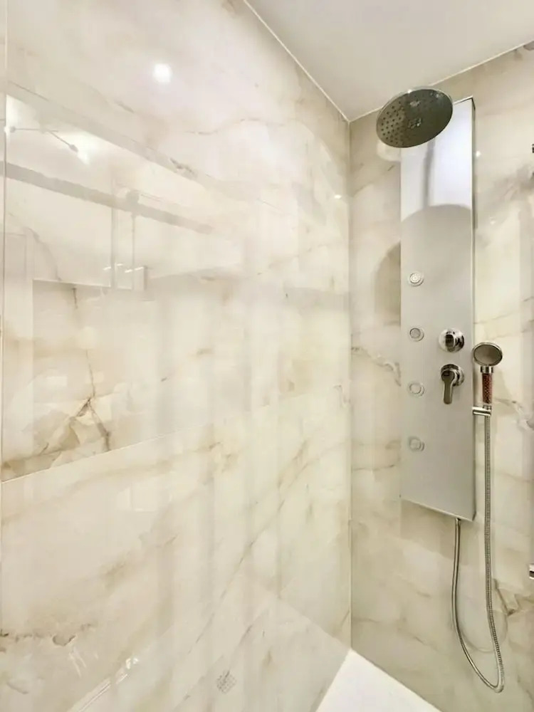 Photo - Vacanze Romane Suite 7 Languages