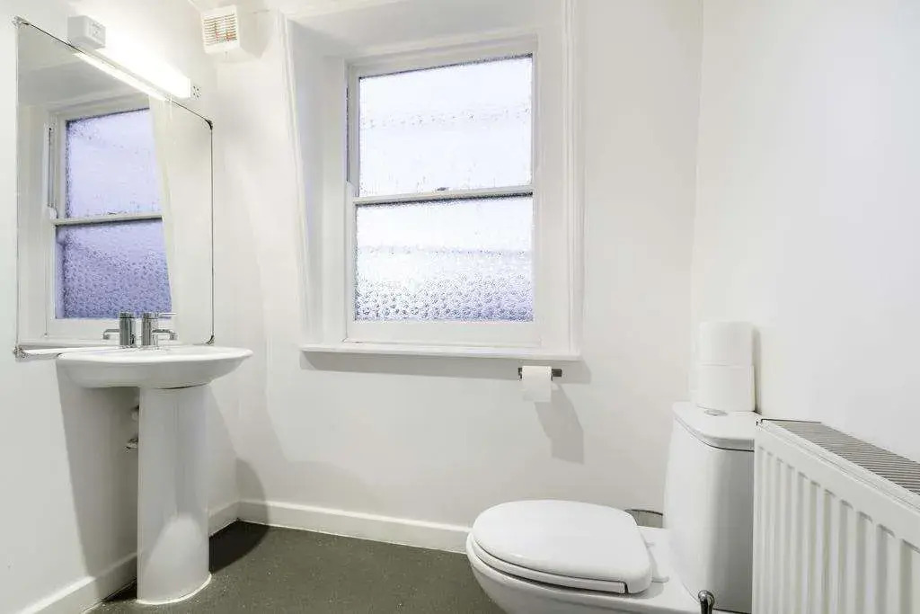 Photo - Tudor Court Hotel