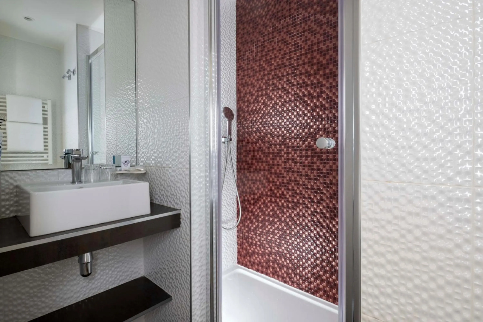 Photo - Royal Plaza Hotel