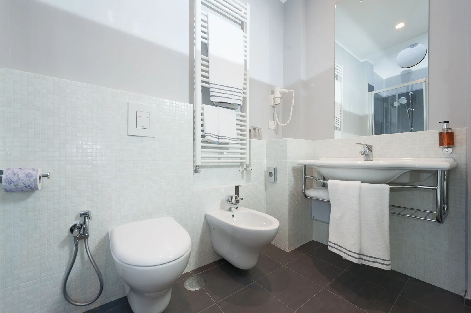 Photo - Hotel Executive Inn