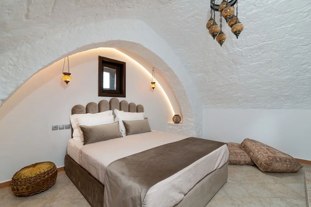 Photo - April Medieval Hotel