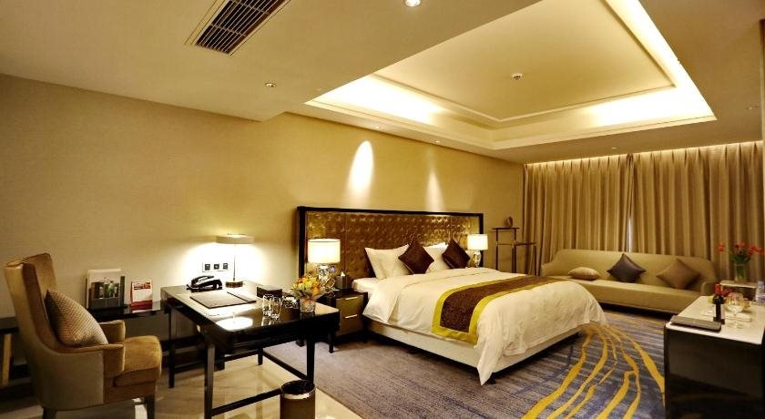 Yibin Celebrity City Hotel