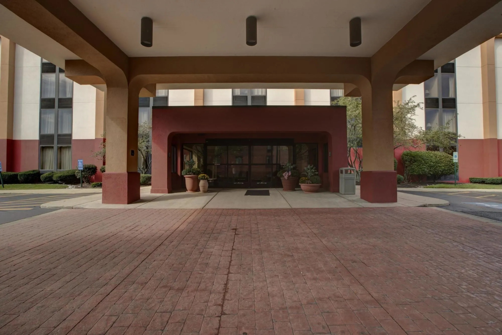 Foto - SureStay Plus Hotel by Best Western Chicago Lombard