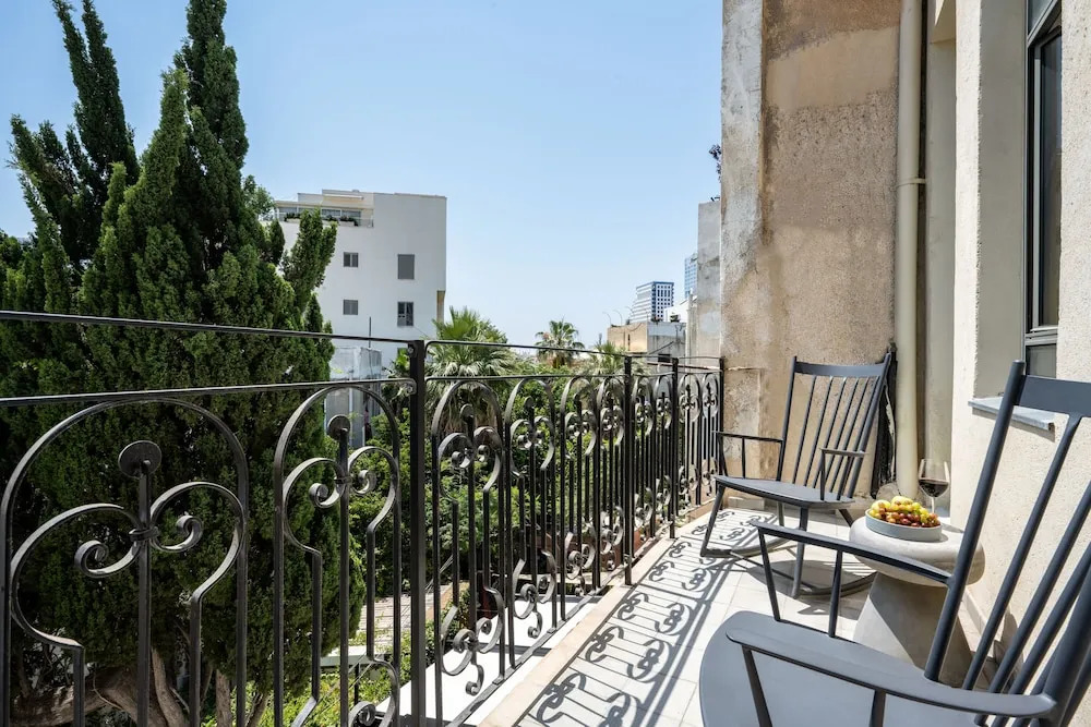 Photo - Assemblage Boutique