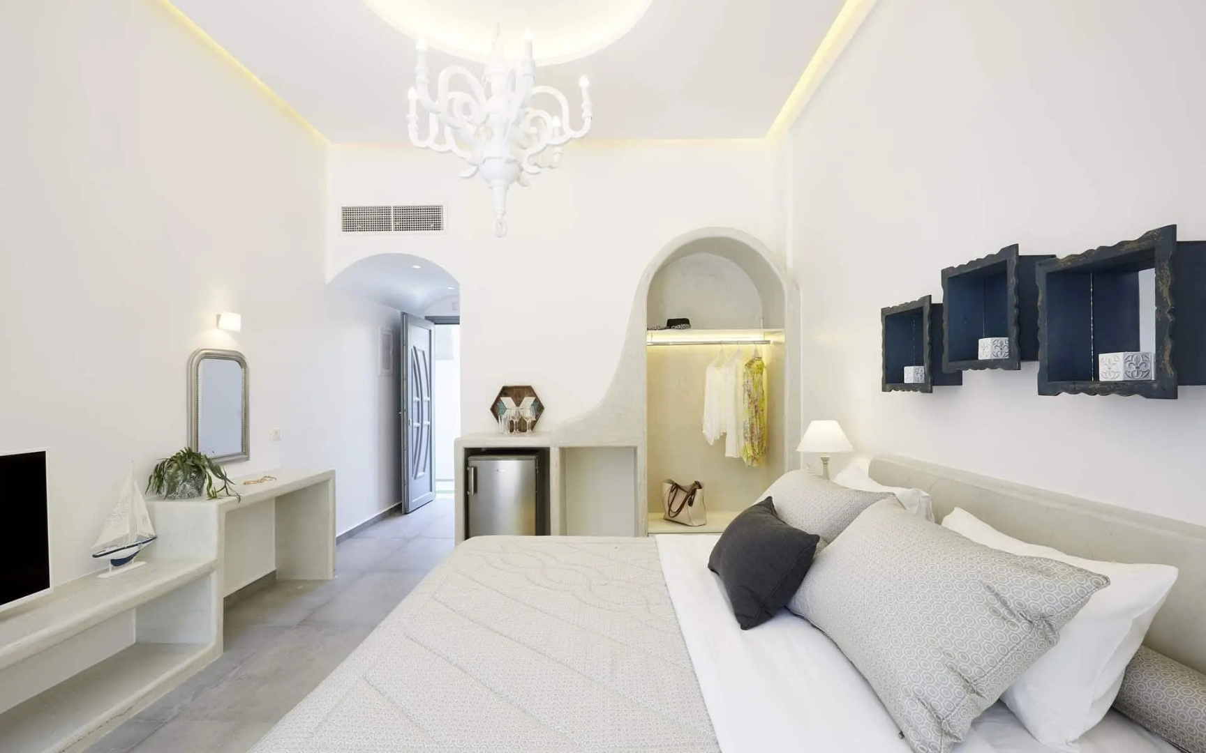Photo - Amara Suites Santorini