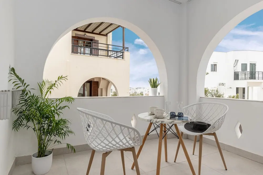 Photo - Golden Bird's