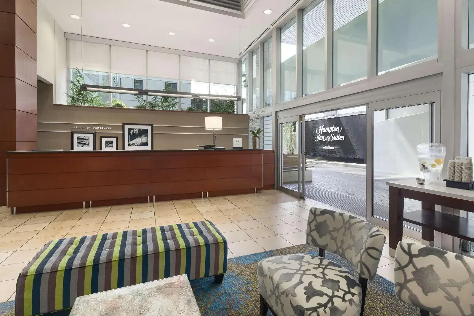 Photo - Hampton Inn & Suites, by Hilton - Vancouver Downtown