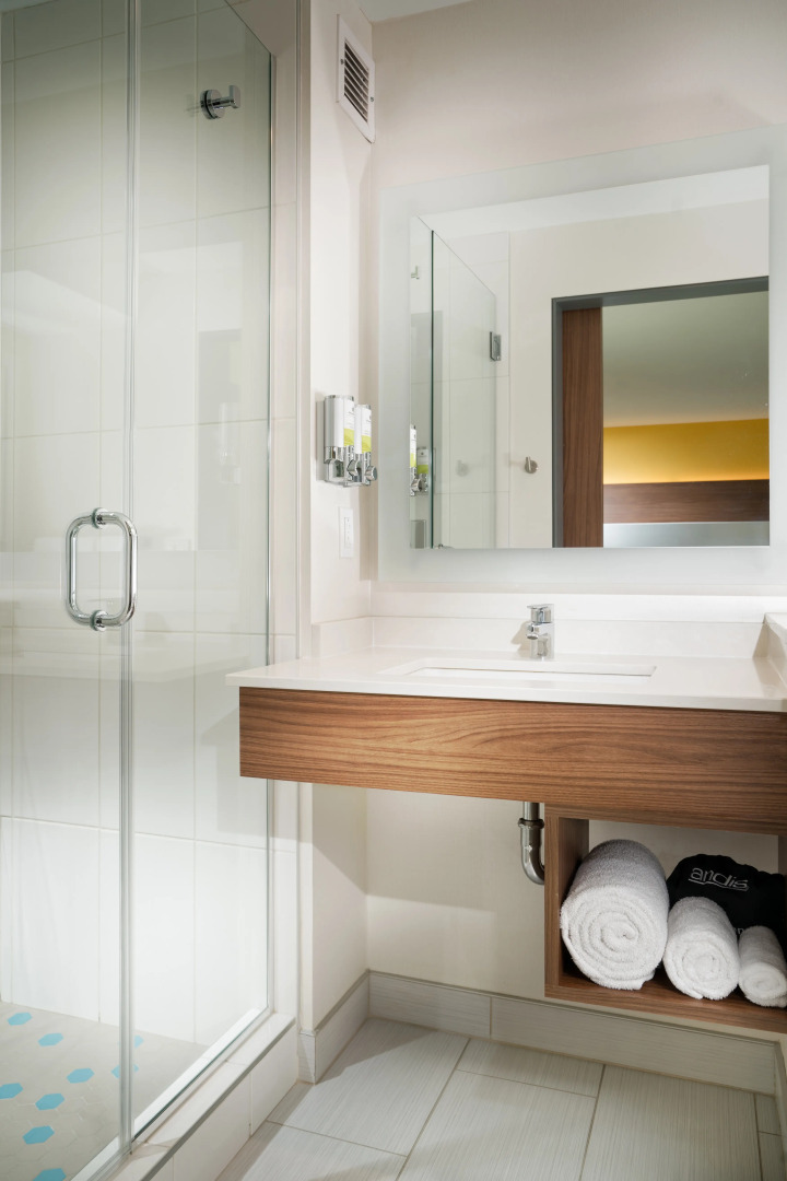 Photo - Staypineapple, Hotel Z, Gaslamp San Diego