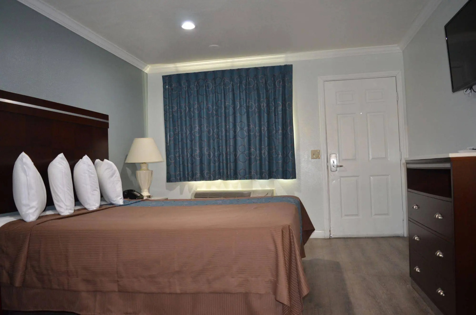 Foto - Welcome Inn Corona