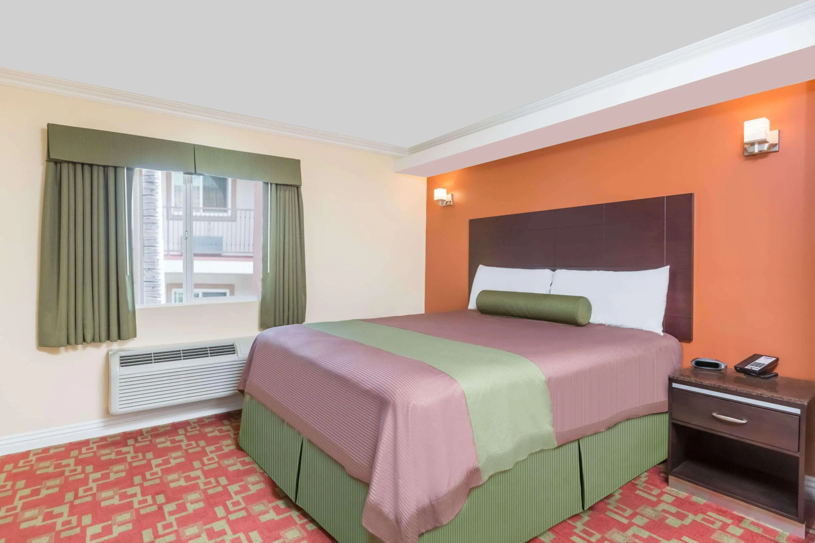 Photo - Travelodge Inn & Suites by Wyndham Bell Los Angeles Area