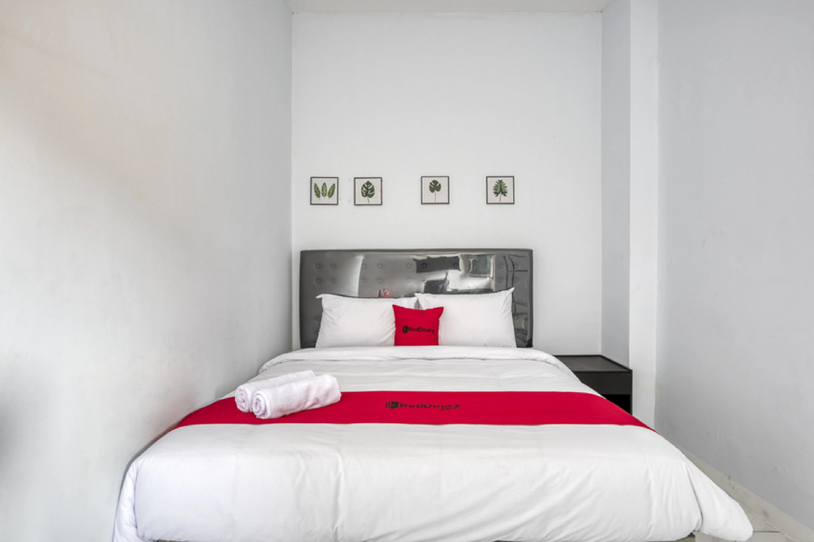 Photo - RedDoorz Plus near Jakarta Kota Station