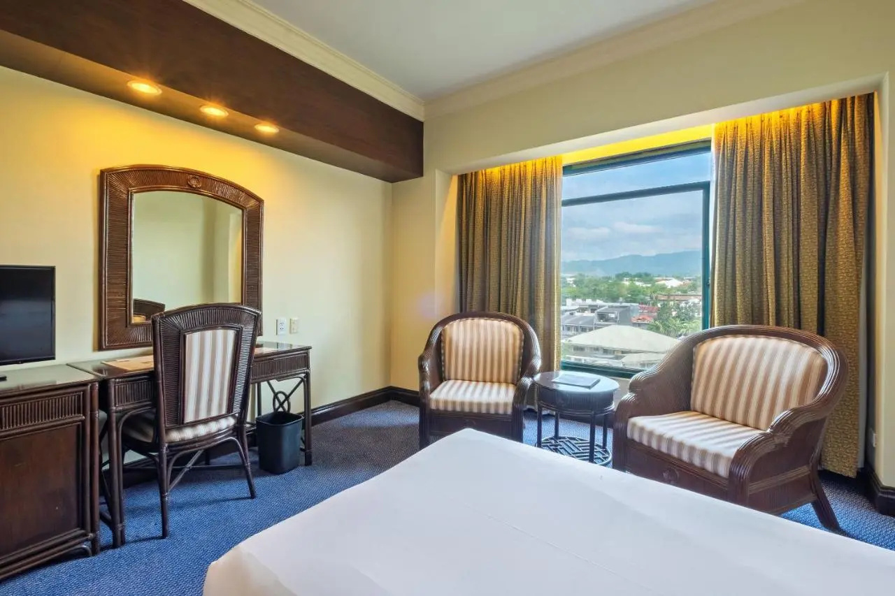 Photo - Waterfront Cebu City Hotel & Casino