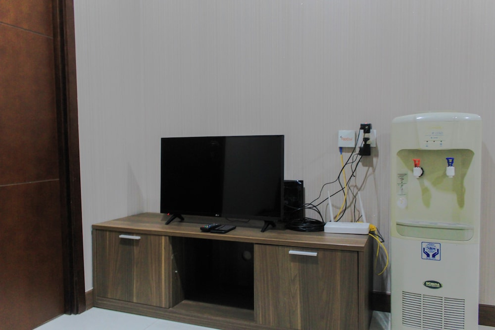 Strategic and Comfy 2BR Apartment Springwood Residence