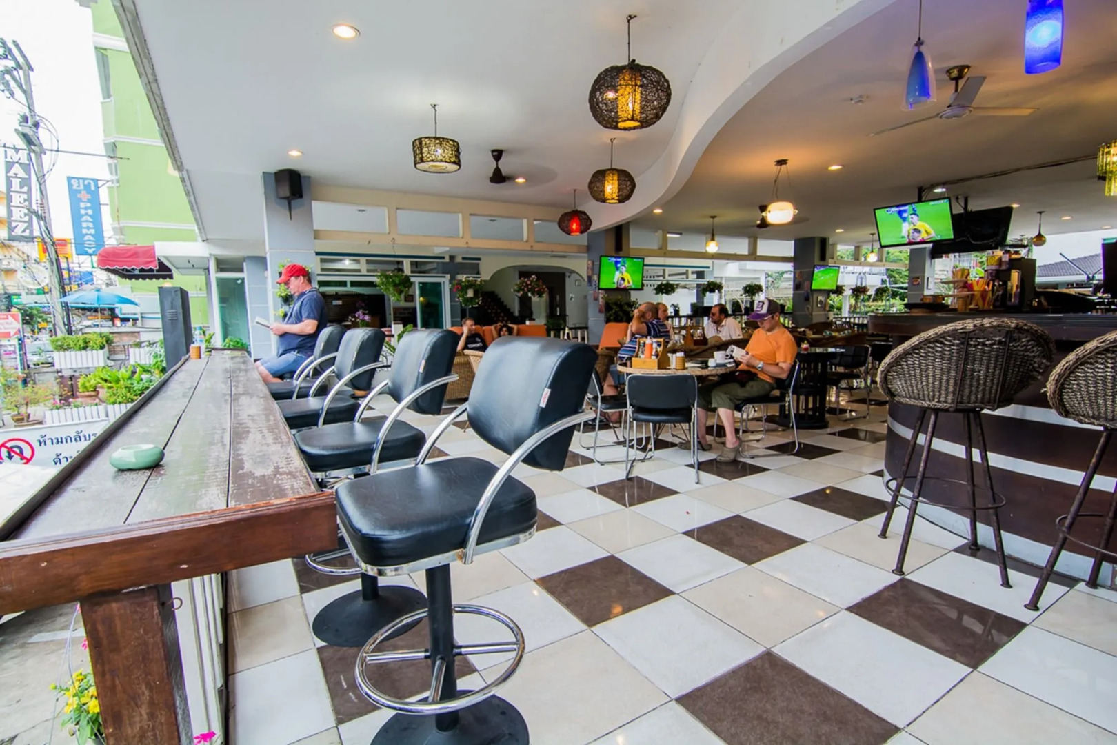 Foto - Sutus Court 1