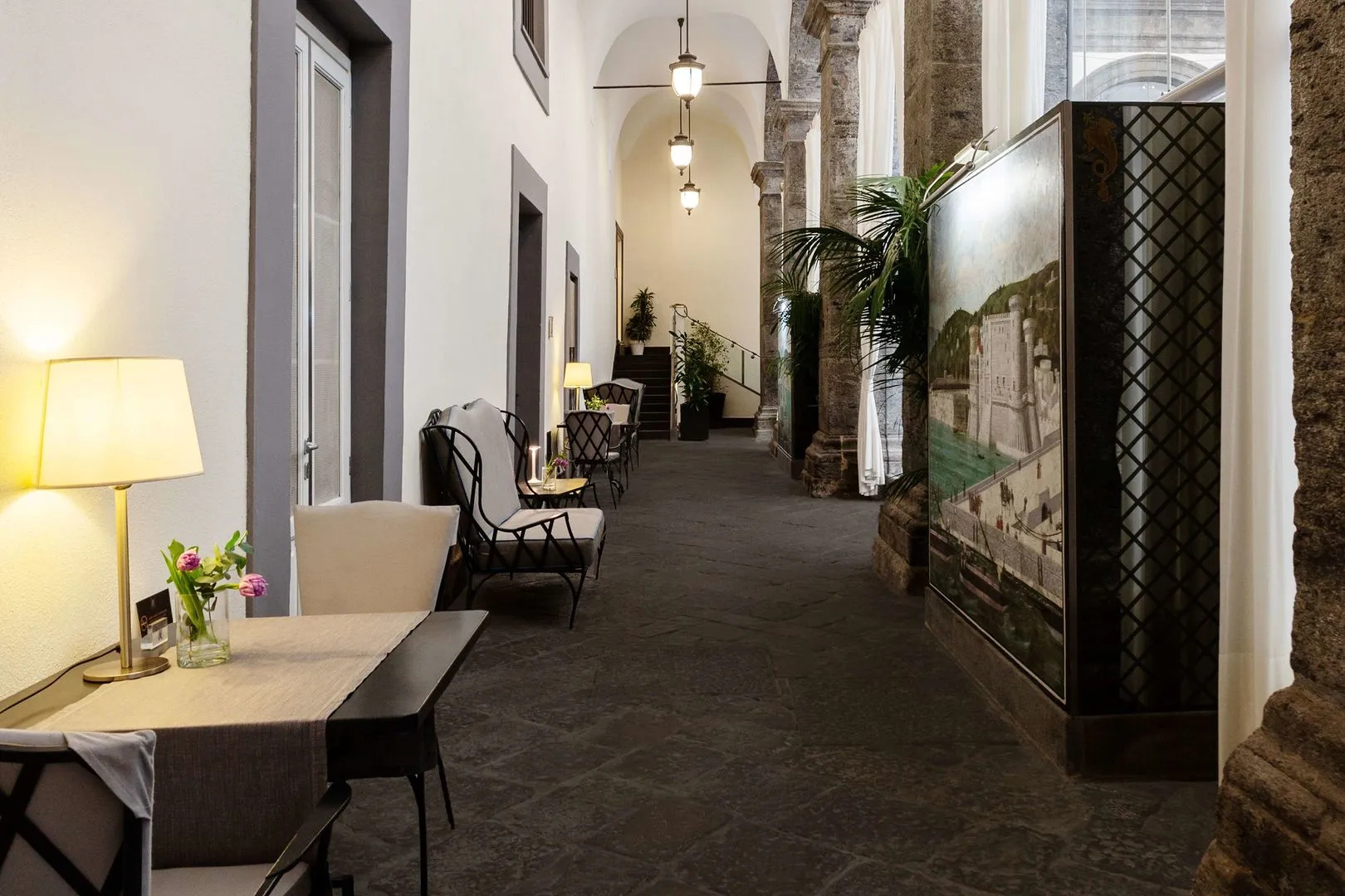 Foto - Palazzo Caracciolo Naples