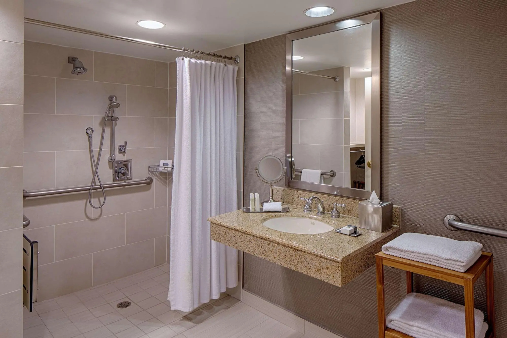 Foto - DoubleTree by Hilton Hotel Houston - Greenway Plaza