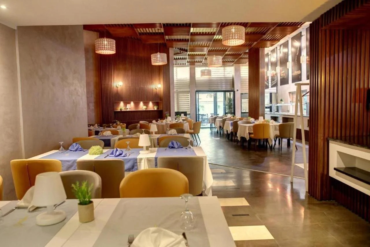 Photo - Hotel Lac Leman, LES BERGES DU LAC