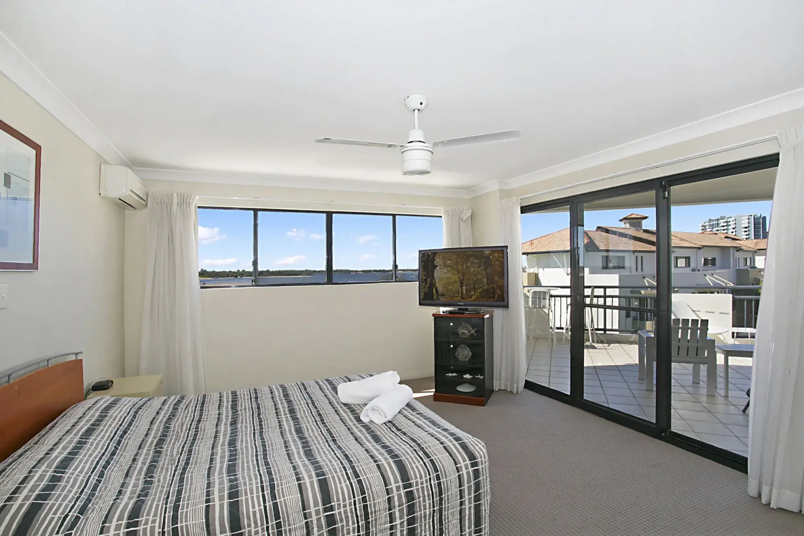 Photo - Sandcastles On The Broadwater