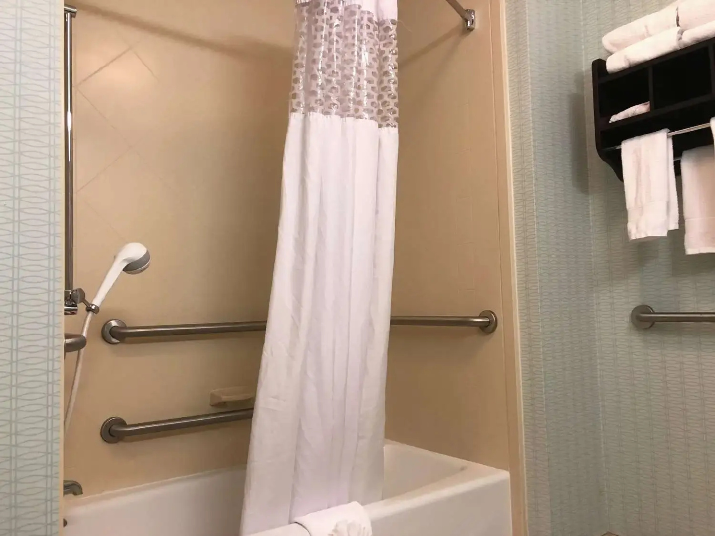 Photo - Hampton Inn & Suites Nashville @ Opryland
