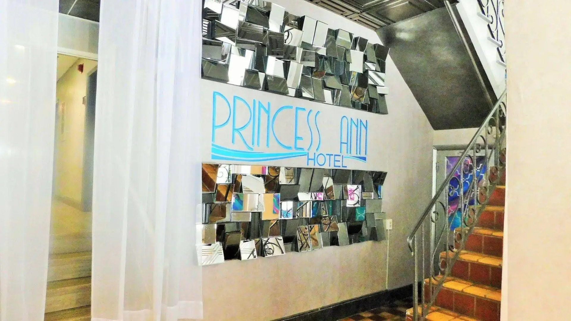 Photo - Nine20 Collins Apartments by Lowkl