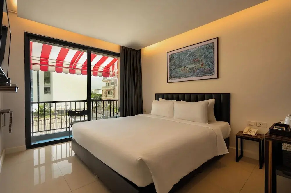 Photo - Red Door Samsen Hotel, Bangkok