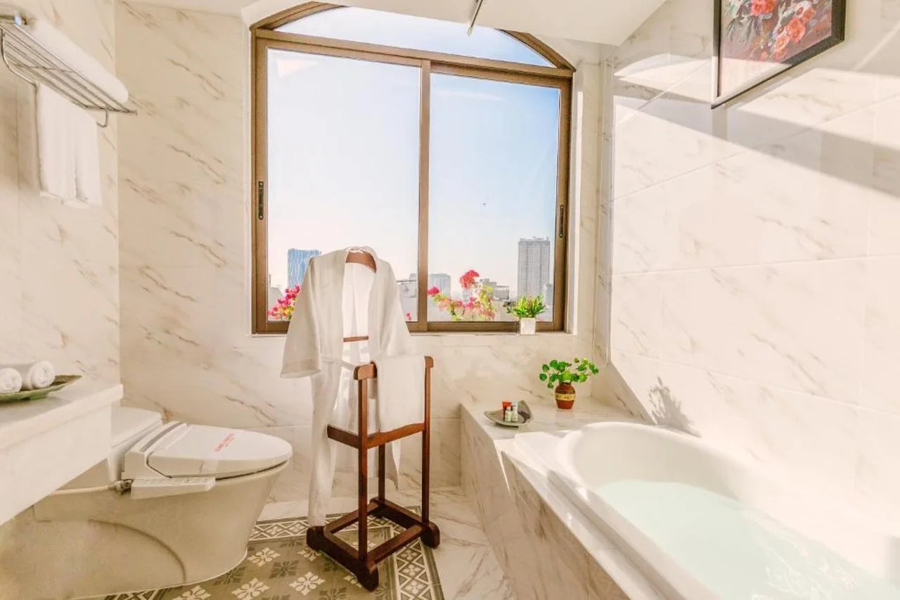 Photo - Happy Life Grand Hotel & Rooftop Skybar