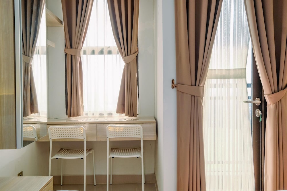 Cozy And Restful Studio At Transpark Cibubur Apartment