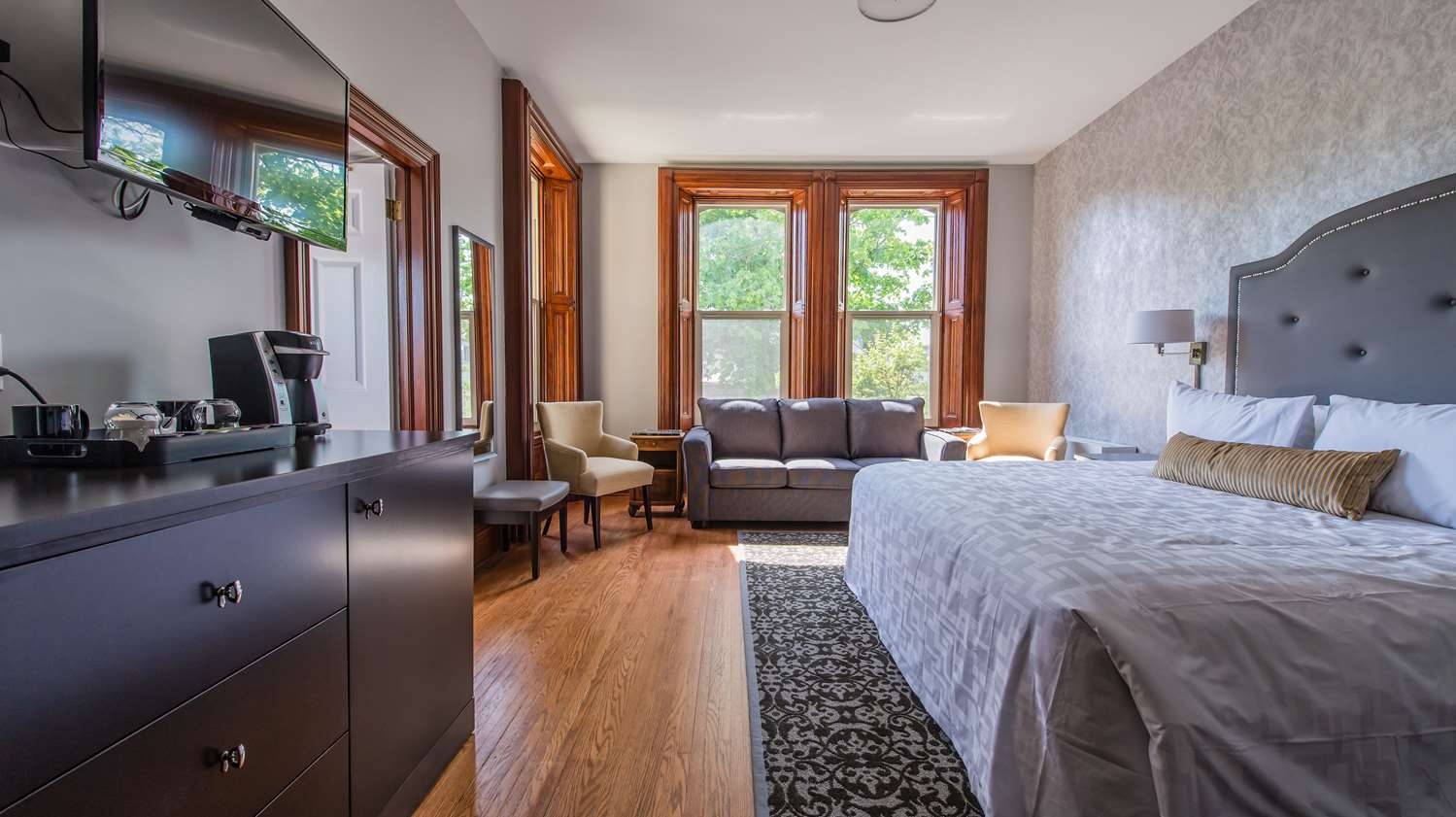 Photo - Idlewyld Inn & Spa