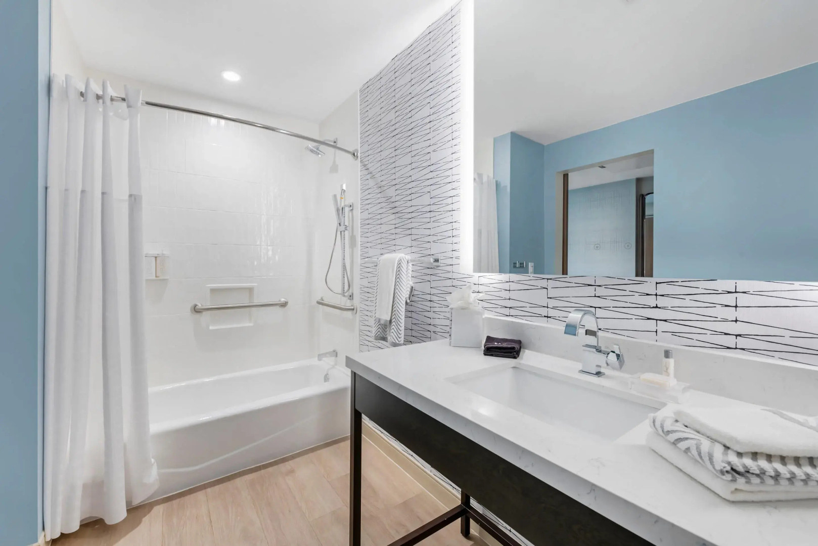 Photo - Cambria Hotel Austin Downtown