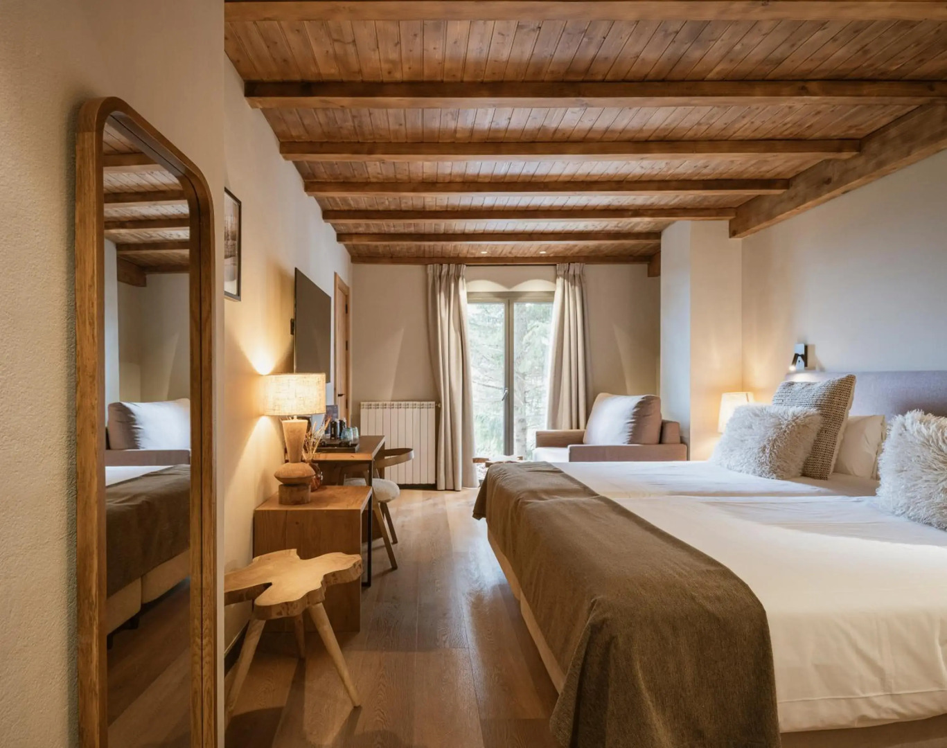 Photo - The Mountains Hotel