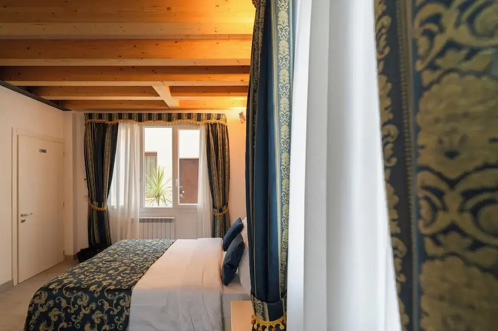 Photo - Venice Rooms