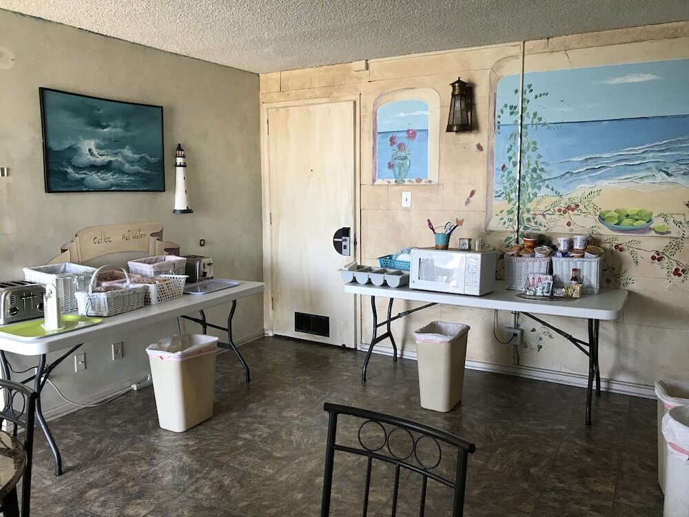 Photo - Foghorn Harbor Inn