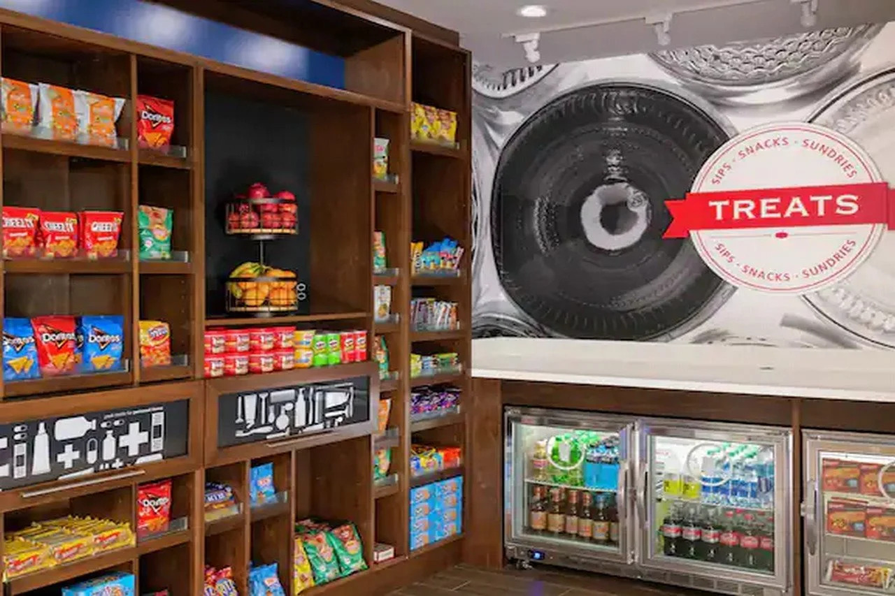 Photo - Hampton Inn & Suites by Hilton Toronto Downtown