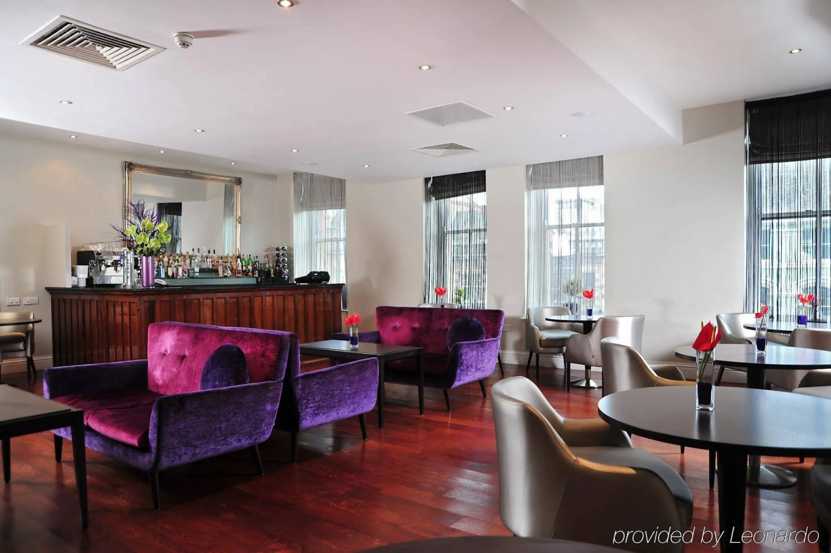 Foto - Royal Hotel Cardiff by Belvilla