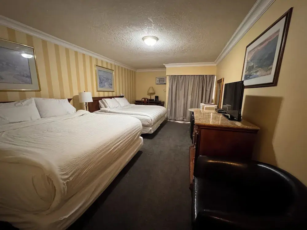 Photo - Island Travel Inn