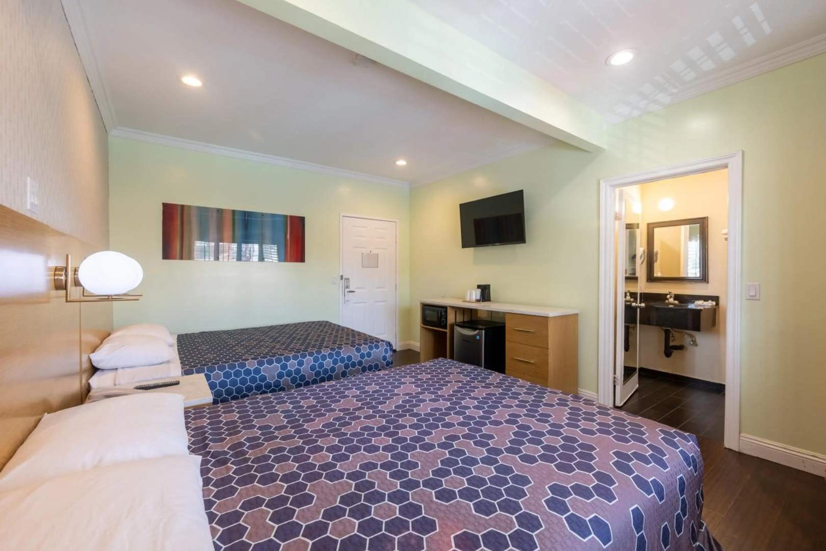 Photo - Hollywood City Inn