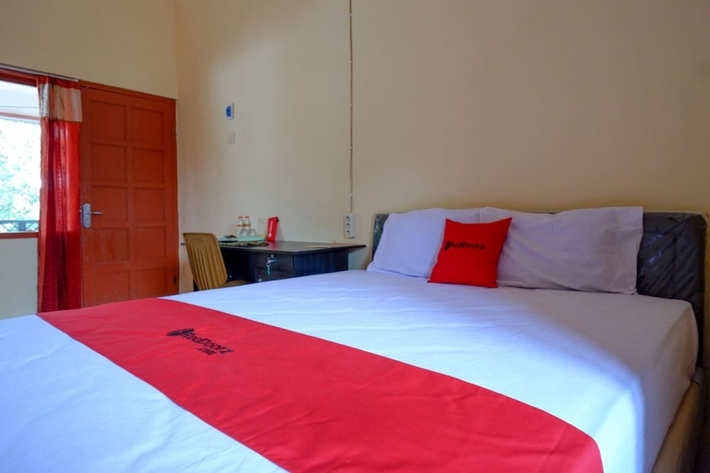 RedDoorz Syariah near Alun Alun Purwokerto