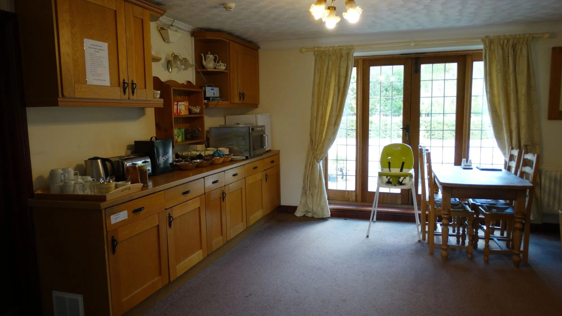 Photo - Little Foxes Hotel & Gatwick Airport Parking