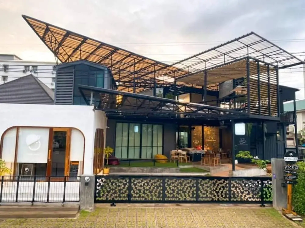 Photo - Capital O 75422 Million Pillows