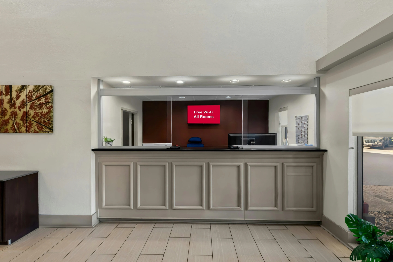 Photo - Red Roof PLUS+ & Suites Atlanta Airport South