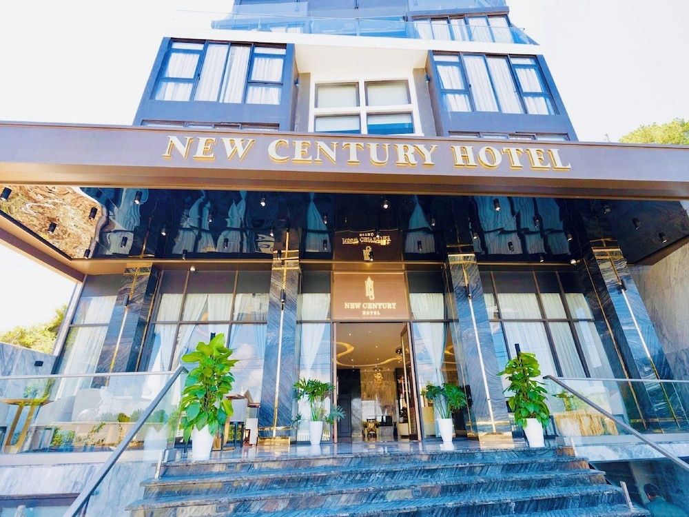 NEW CENTURY DALAT