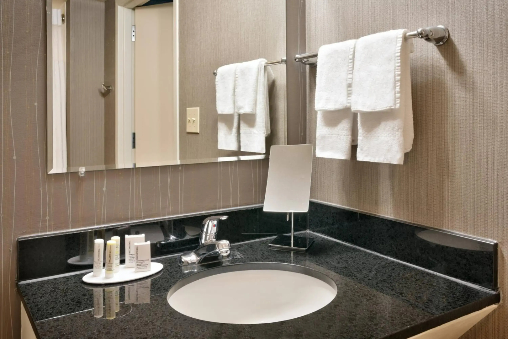 Foto - Courtyard by Marriott Charlotte Airport LoSo