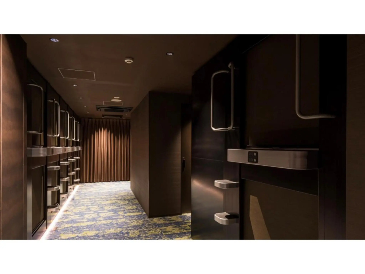 Photo - Glansit Akihabara Comfort Capsule Hotel