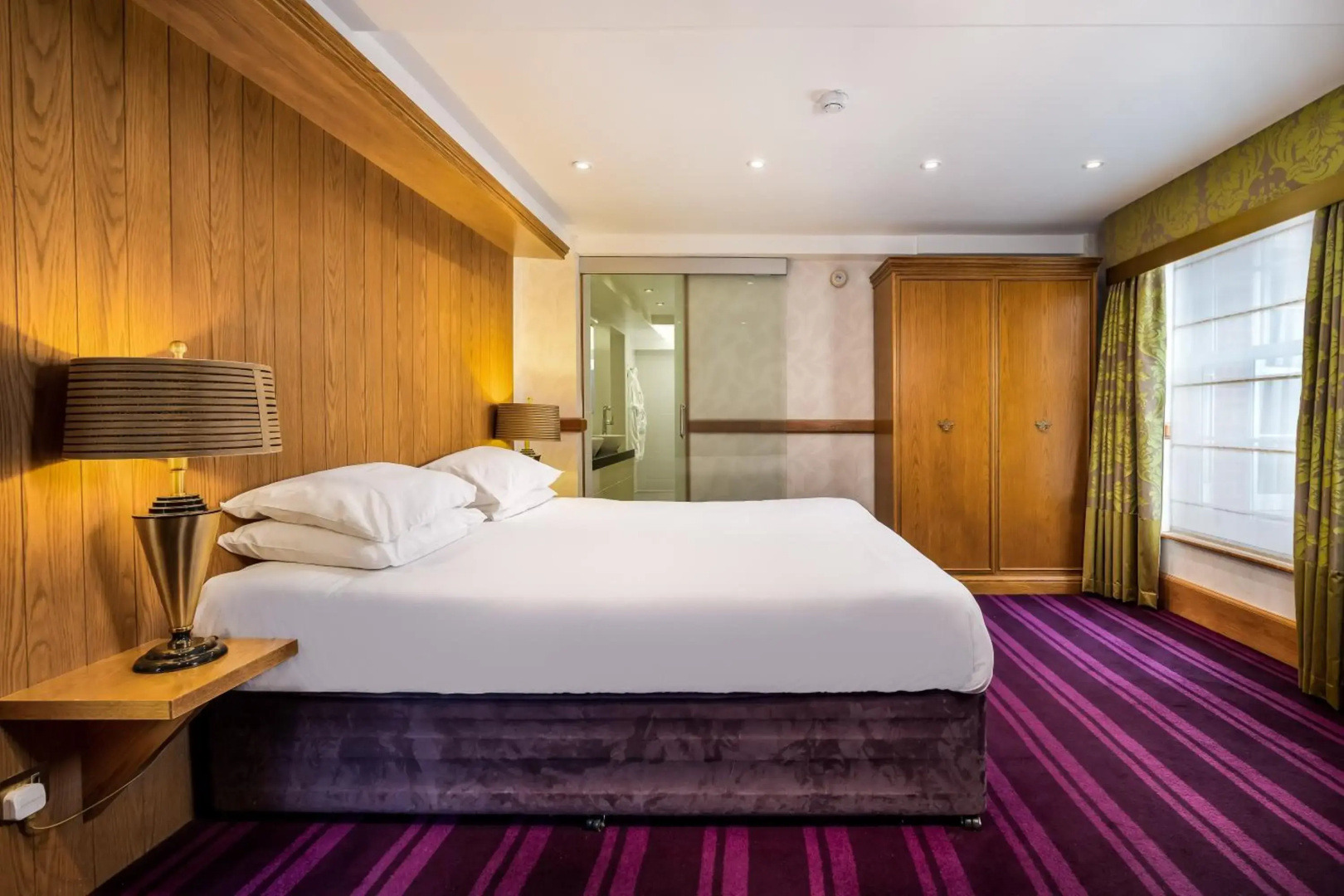 Photo - The Lensbury Resort