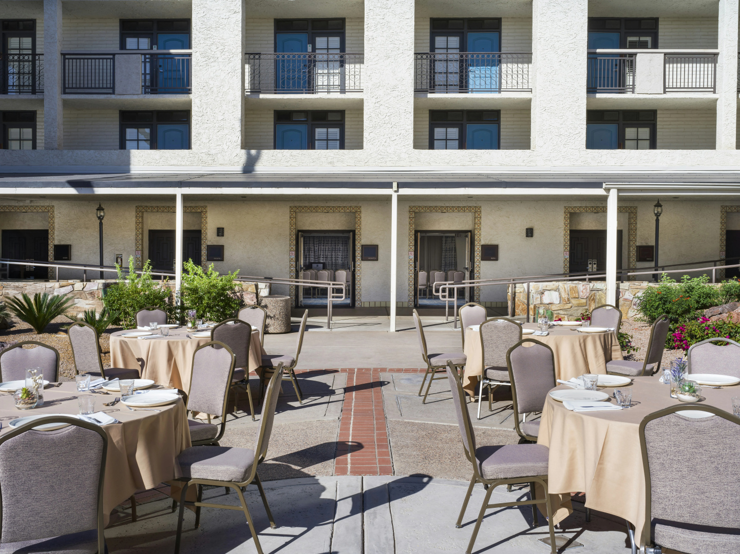 Photo - Embassy Suites by Hilton Scottsdale Resort