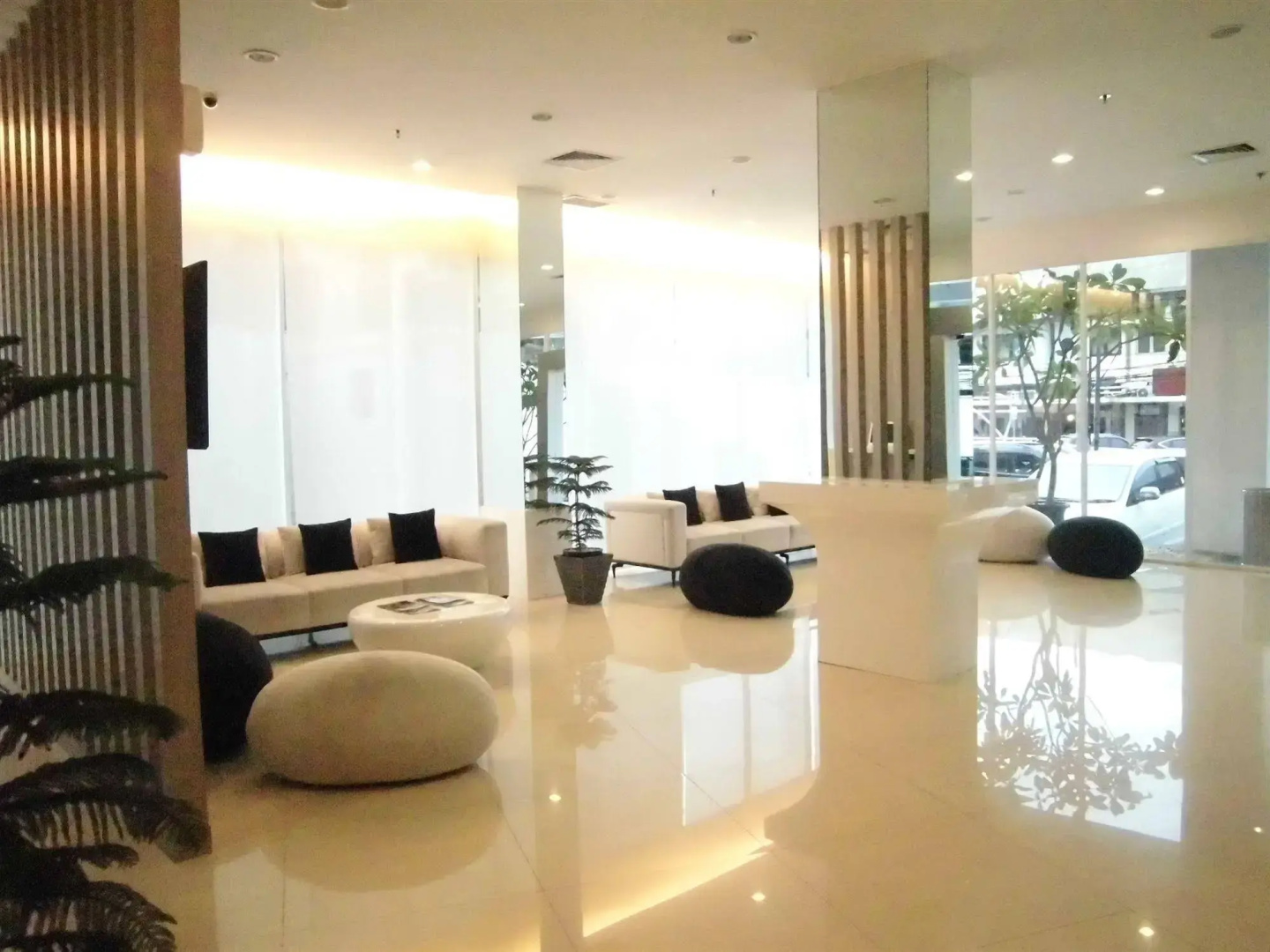 Photo - Whiz Hotel Cikini Jakarta