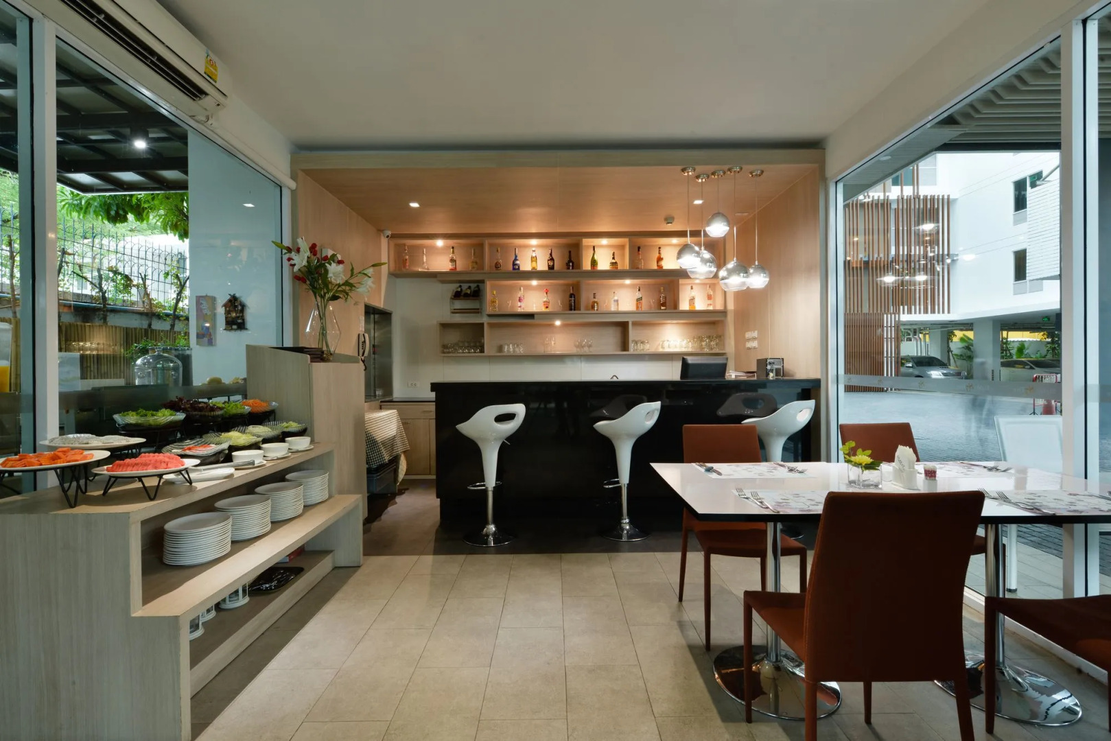 Photo - Hotel Amber Sukhumvit 85