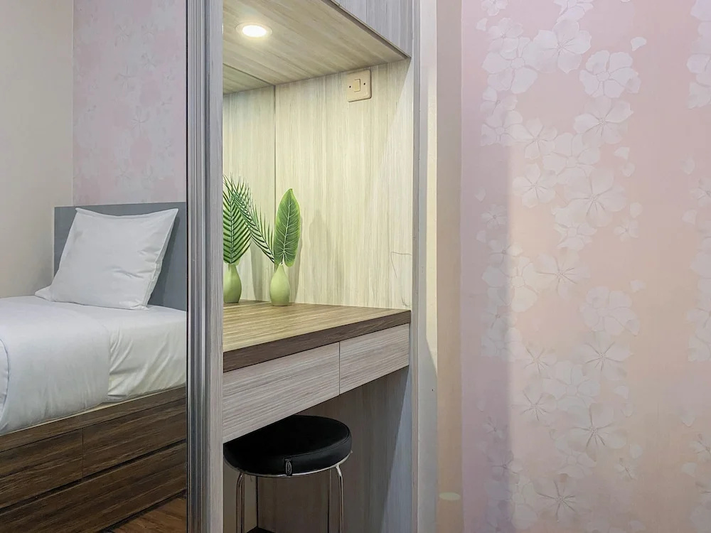Best And Homey 2Br At Bassura City Apartment
