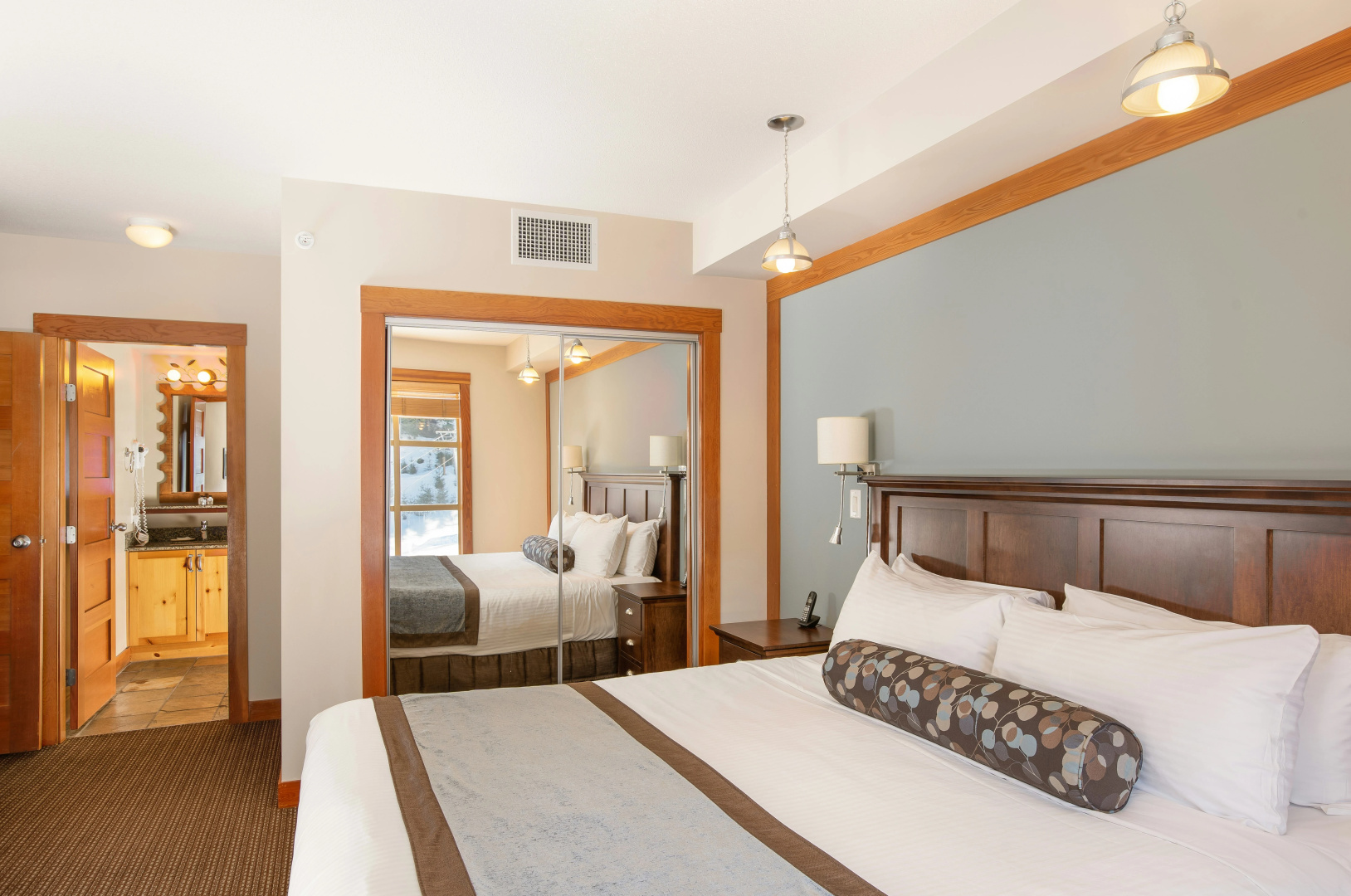 Photo - Legends Whistler, by Lodging Ovations
